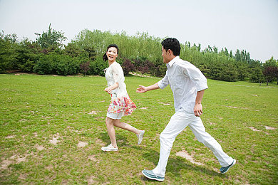 黄色免费app下载｜探秘免费诱惑：揭秘潮流App的惊悚魅力与安全攻略-2