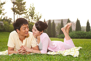 开心五月婷婷六月丁香｜《花舞江湖》浪漫江湖情缘：五月微风丁香香，探寻武侠诗意之旅