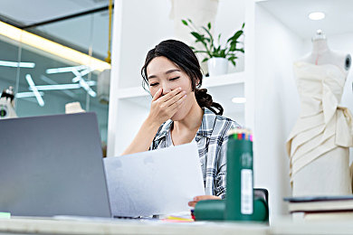 女生不穿衣服视频软件｜隐秘陷阱再现网络，专家紧急警示恶意软件新骗局