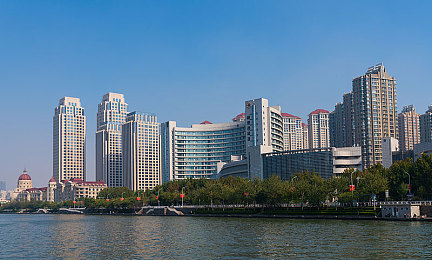 女生脱下裤子让男生舔｜校园风云：青春禁忌，心灵救赎之旅-2