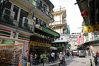 成人国产精品秘 精东传媒｜《秘境寻踪》游戏攻略解析：神秘探险，宝藏之谜等你来解-1