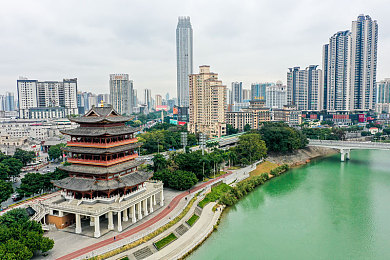 小孩半夜喂姐姐吃萝卜游戏｜“月光下的童年趣事：萝卜夜宴姐姐的秘密之旅”-2