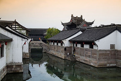 莫娜与丘丘人繁殖后代｜奇幻交融：游戏世界奇闻激发玩家思考，创新设定引领文化新潮流-2