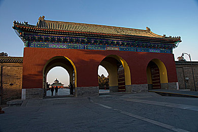 金银1—5免费版美国｜免费策略新潮流：金银游戏引领美国历史探险，市场风向标再起波澜-3