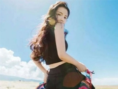 两人剧烈运动打扑克｜“汗洒牌桌，智慧飞扬：运动后扑克盛宴，身心愉悦新体验”-2