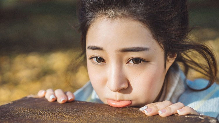 堕落人妻果冻传媒｜网络阴影下的真实人生，揭秘人妻抉择之谜-3