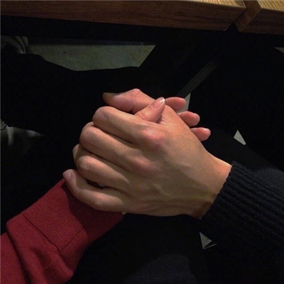 班长让我吃她奶｜校园网络风波：恶作剧引发道德争议，重视教育营造健康成长环境-2